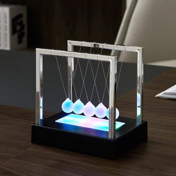 Newton's Cradle - Desktop Physics Toy for Science Enthusiasts.