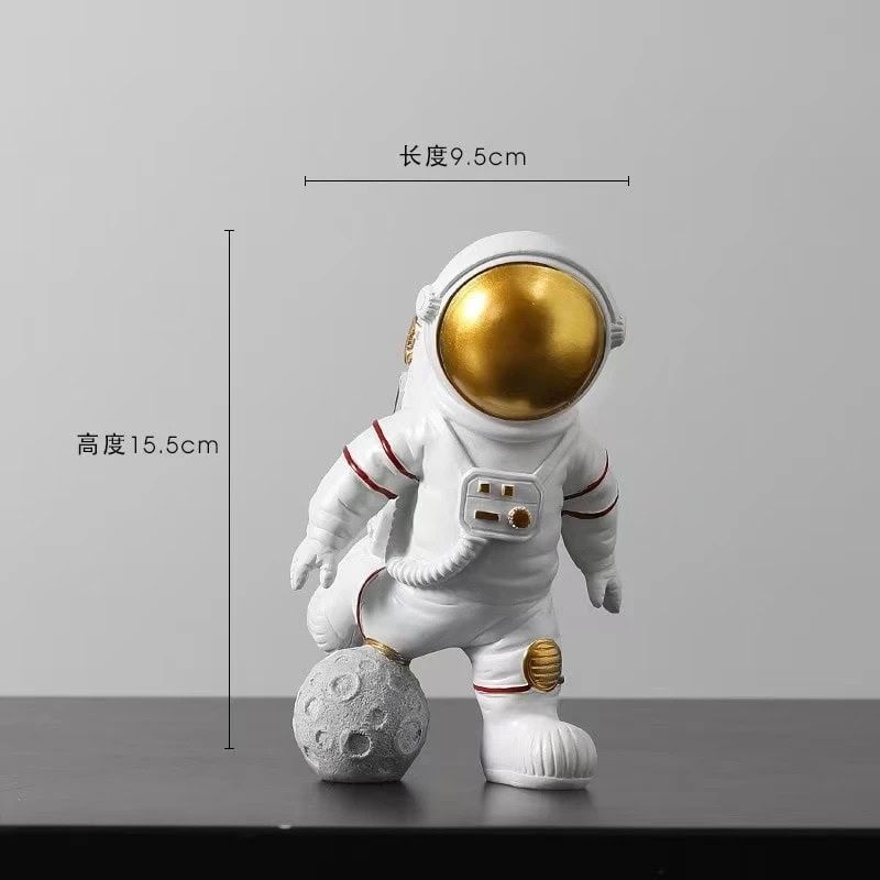 Space Explorer Astronaut Figurine for Kids Astronaut figurine with a gold visor, standing 15.5 cm tall and 9.5 cm wide, designed for educational and decorative purposes.