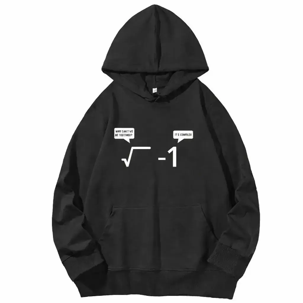 Équation mathématique sur sweat à capuche Vêtement avec une expression mathématique complexe et une bulle de dialogue humoristique.