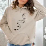 Sweat à capuche beige avec motif ADN stylisé, parfait pour les amateurs de science et de mode décontractée.